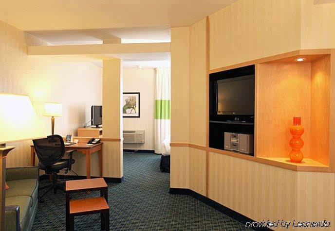 Fairfield Inn & Suites By Marriott Belleville Exterior photo