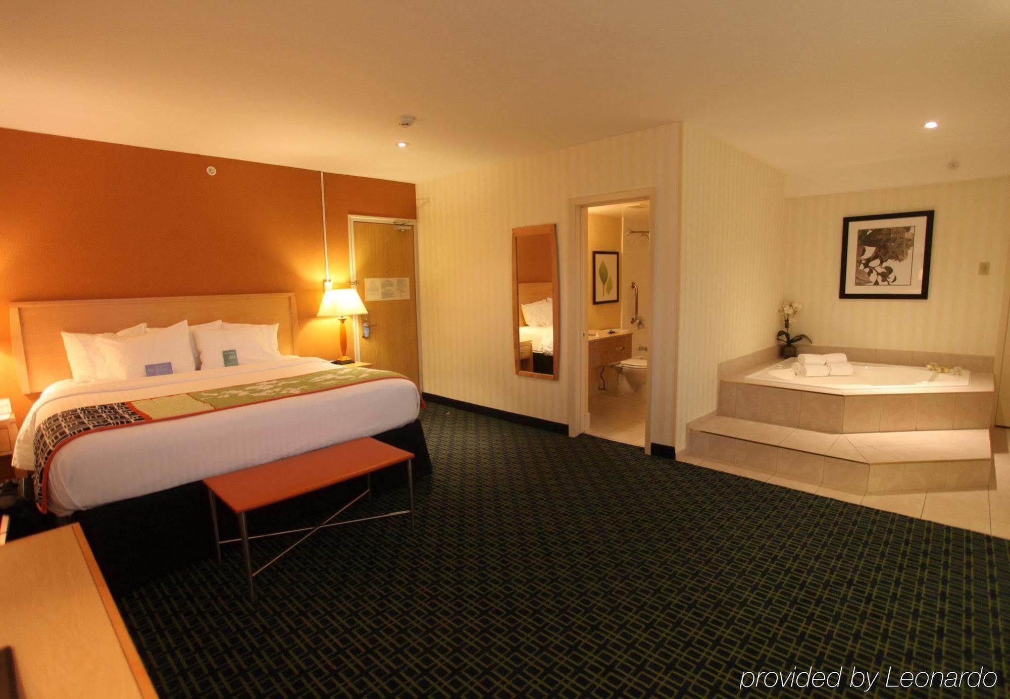 Fairfield Inn & Suites By Marriott Belleville Exterior photo